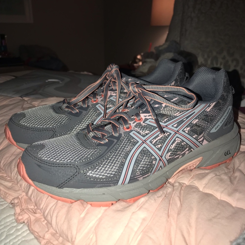Asics Sneakers